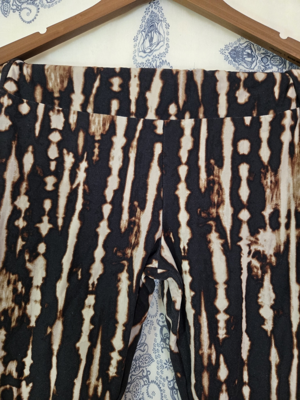4/$15 Retro Hippie No Boundaries Black & Tan Tie-Dye Leggings Sz L/XL - Picture 4 of 6